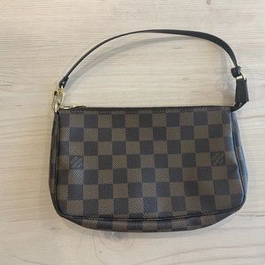 Louis Vuitton Damier ebene pochette